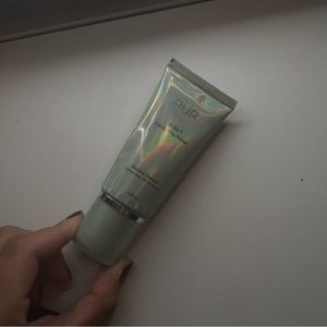 Our Cosmetics 4-1 Treatment Correcting Primer